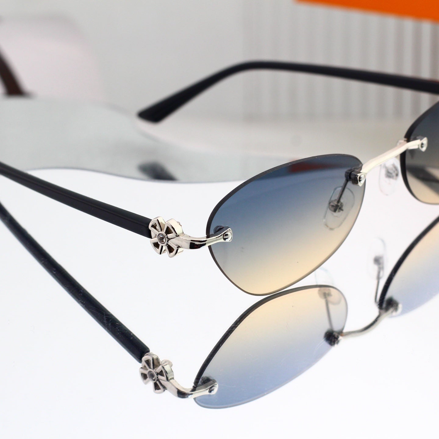 Frameless Oval Metal Decorated Sunglasses 88094