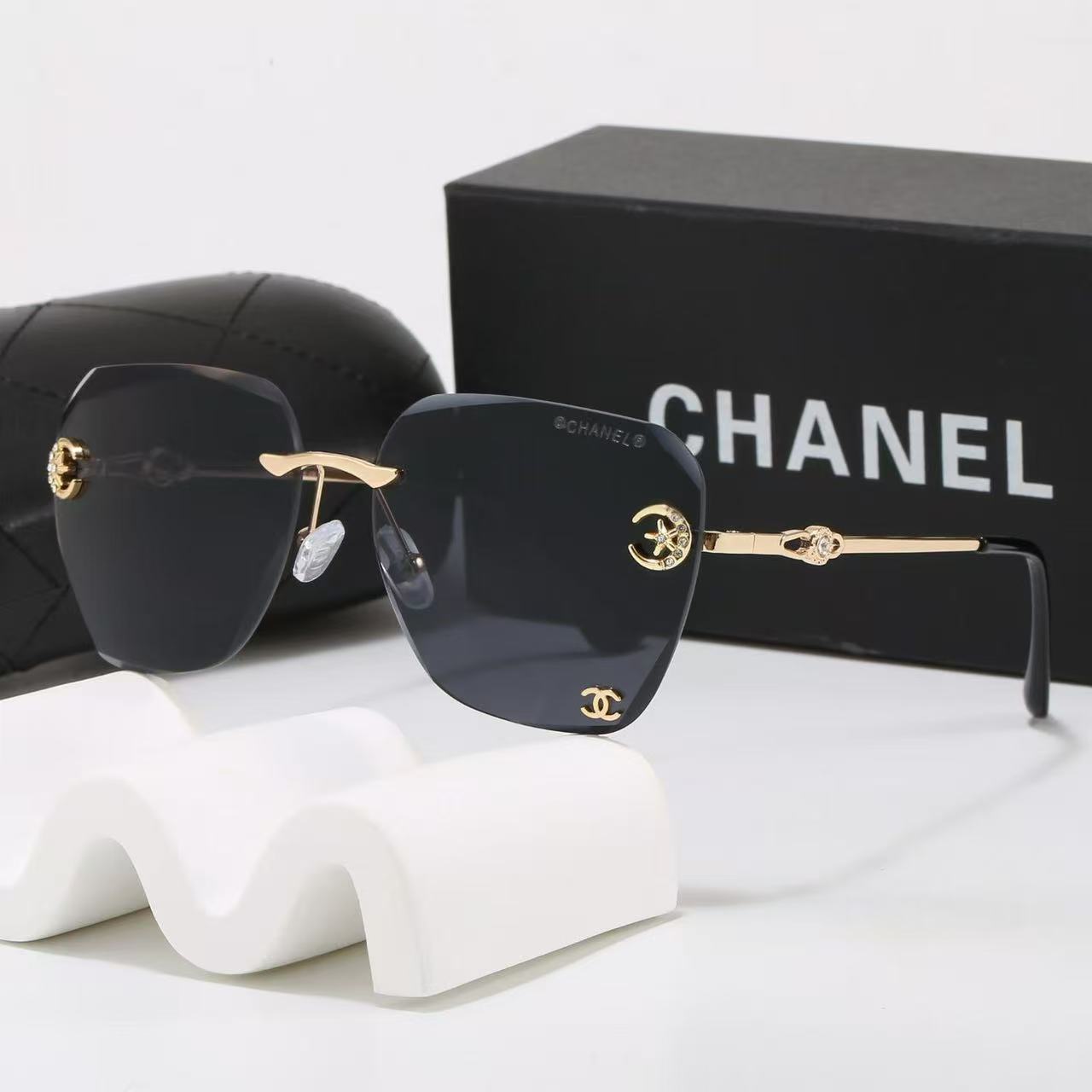 Women's Fashion Frameless Sunglasses