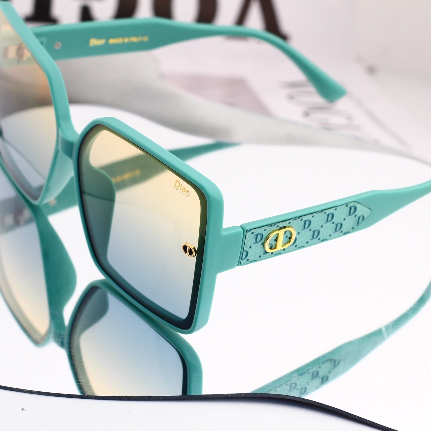 Simple and stylish metal sunglasses  68810