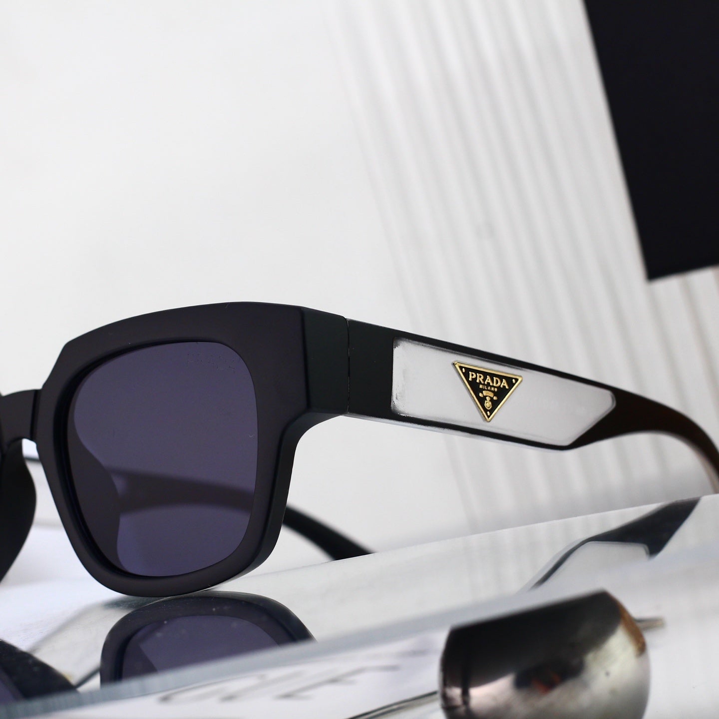 Casual Metal Polygon Sunglasses Fashion Streetwear  3331