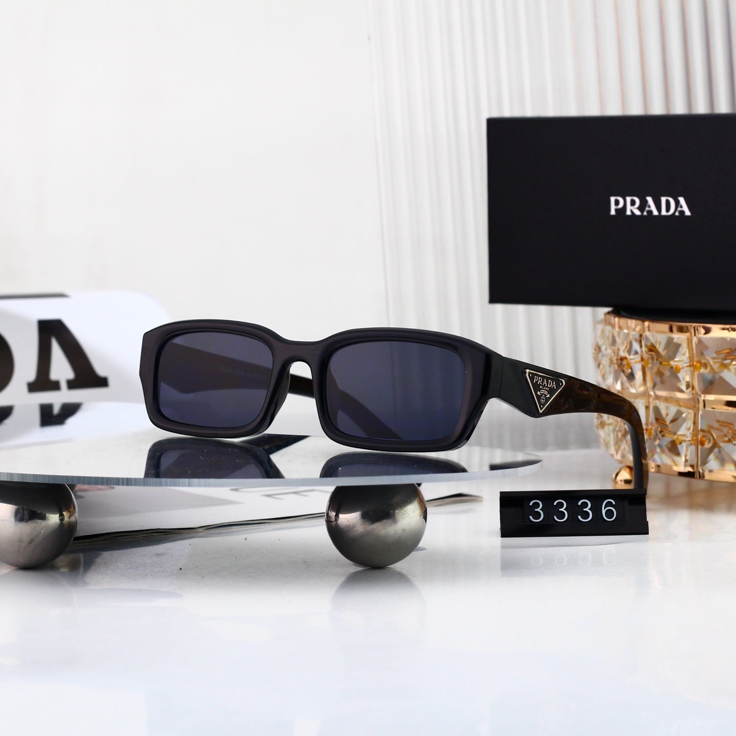 Trendy Metal Frame Polygon Logo Sunglasses 3336