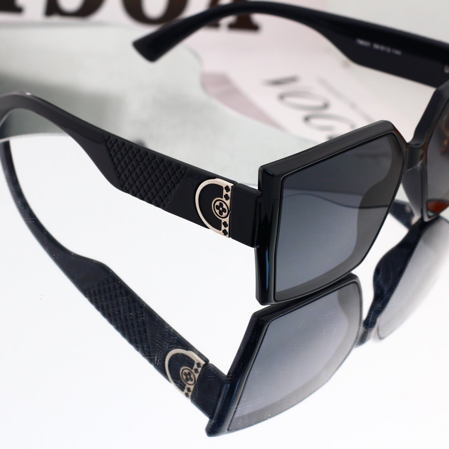 Geometric Hollow-out Metal Decorated Sunglasses 68806