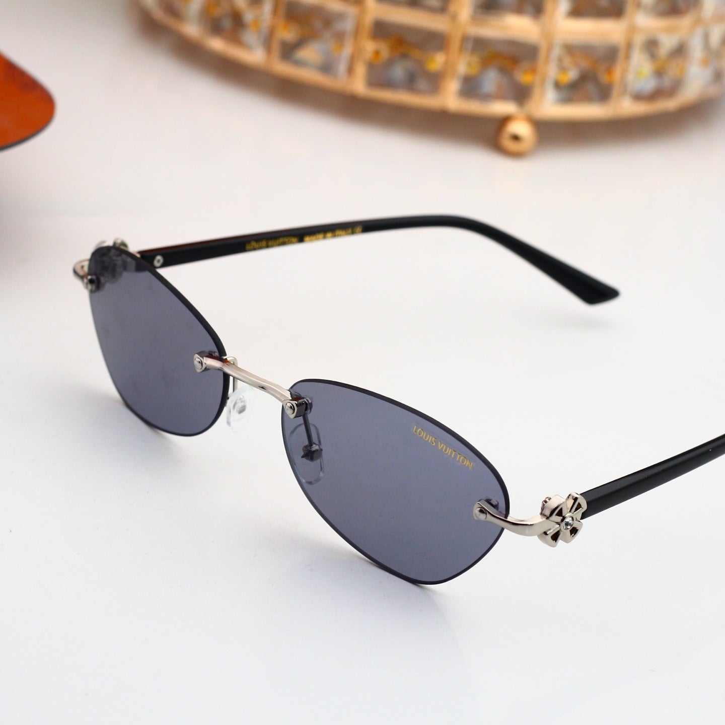 Frameless Oval Metal Decorated Sunglasses 88094