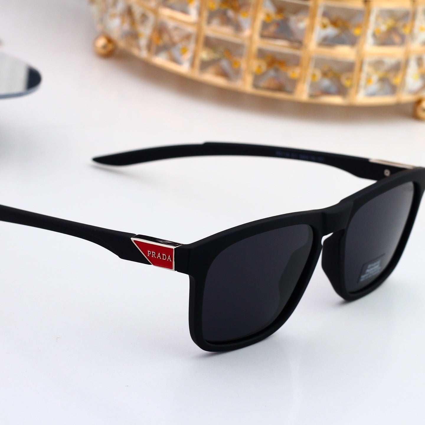 Trendy Metal Logo Polygon Sunglasses Female Stylish 6116