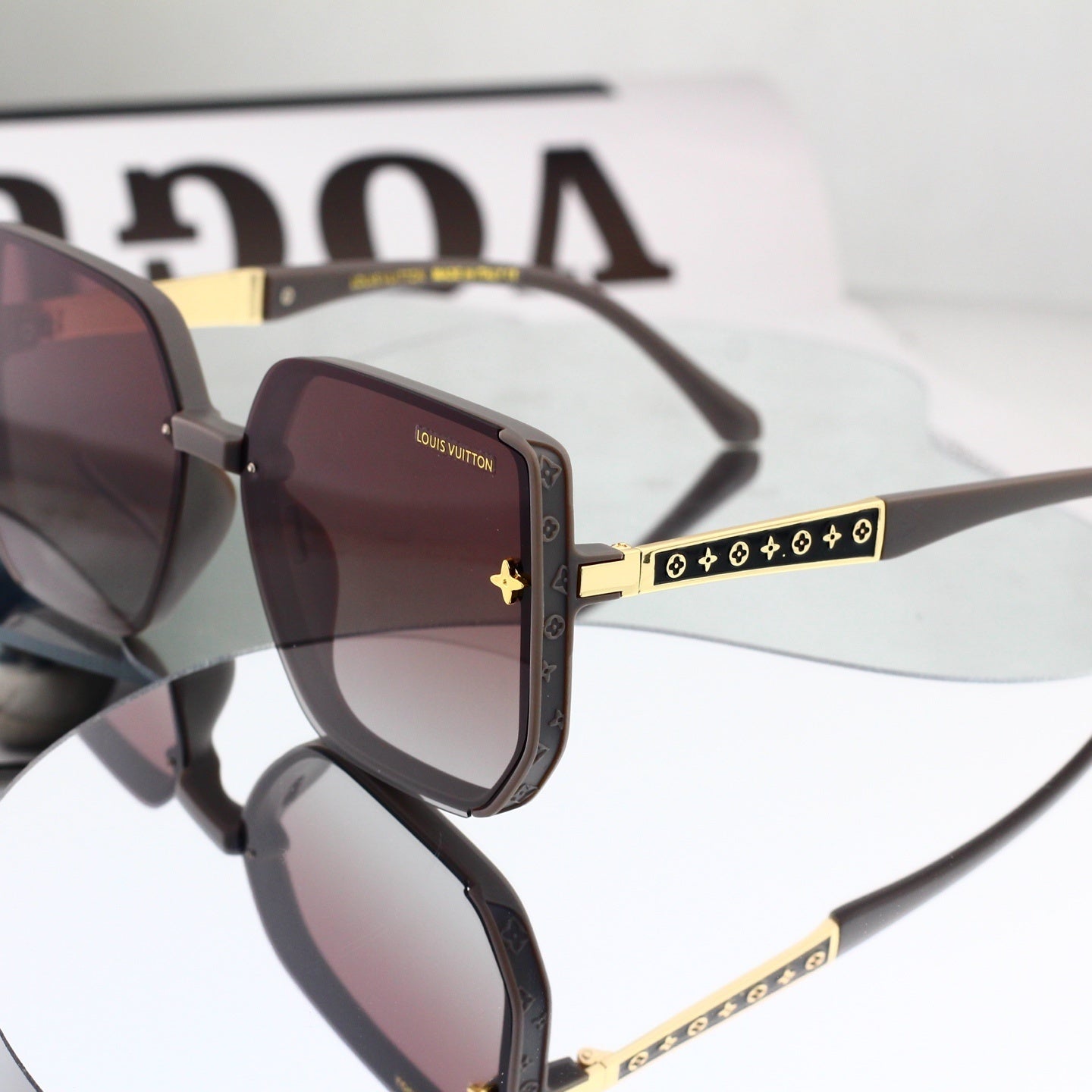 Oversized Polygonal Sunglasses with Star Accents 3338