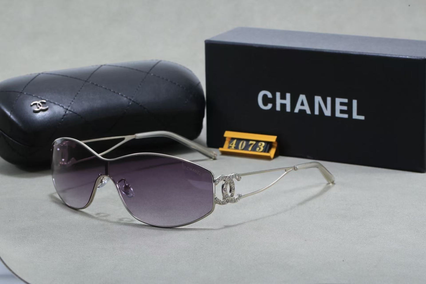 Stylish European and American style metal and diamond-encrusted sunglasses 4073