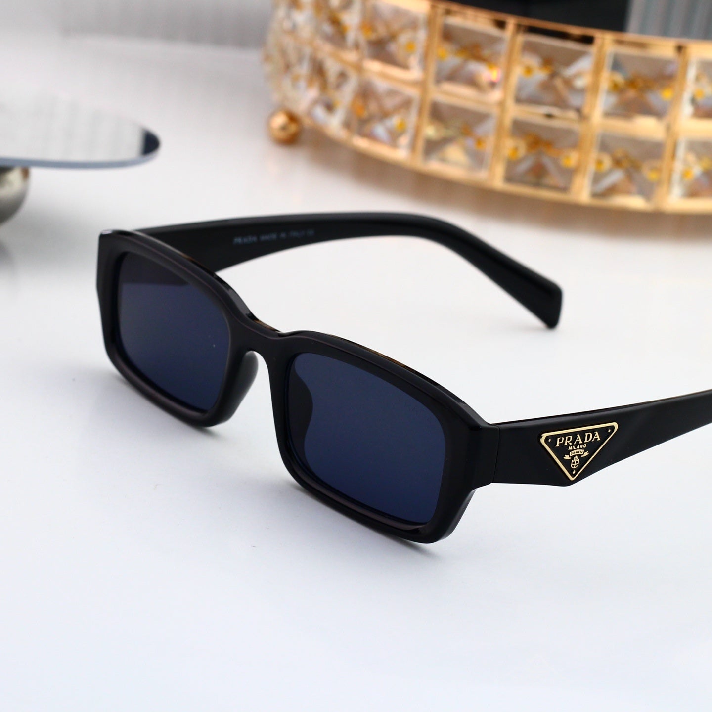 Trendy Metal Frame Polygon Logo Sunglasses 3336