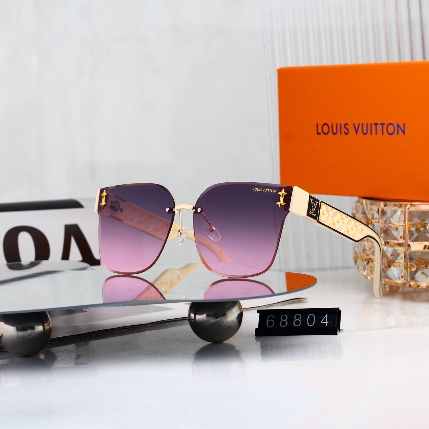 Frameless Oversized Sunglasses with Cut-out Star Accents 68804