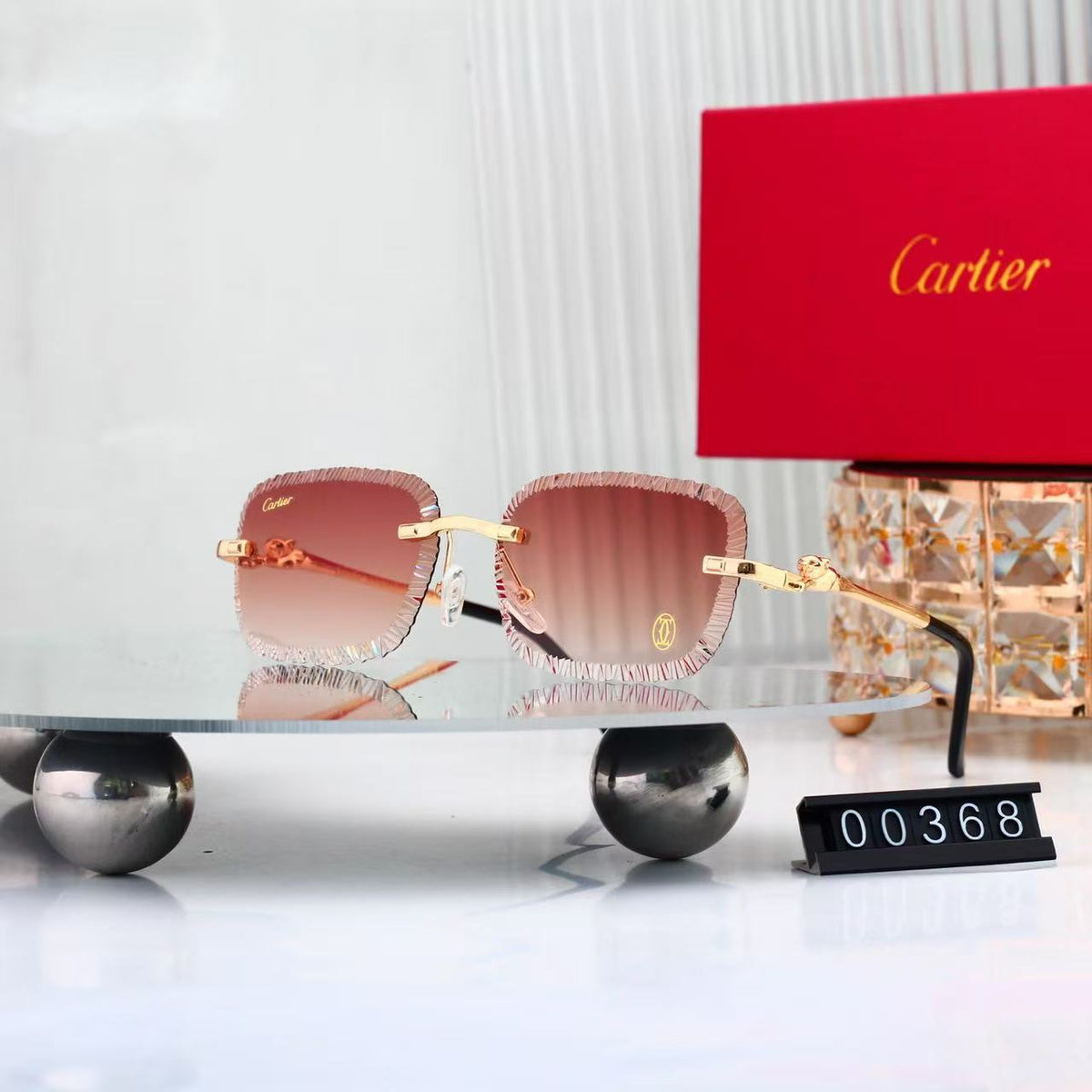 The hottest diamond-cut rim sunglasses in 7 colors.