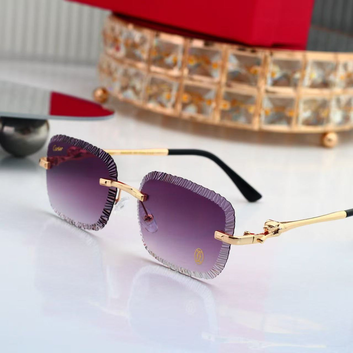 The hottest diamond-cut rim sunglasses in 7 colors.