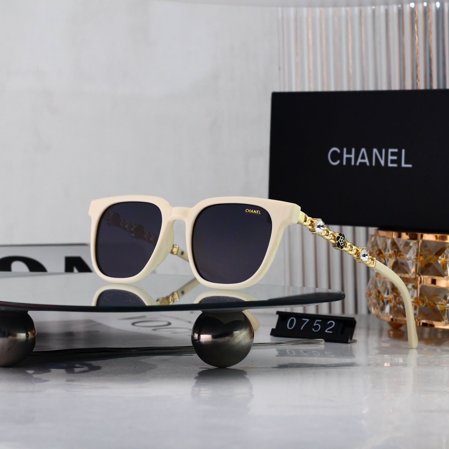 Diamond-encrusted high-end fashion sunglasses 0752