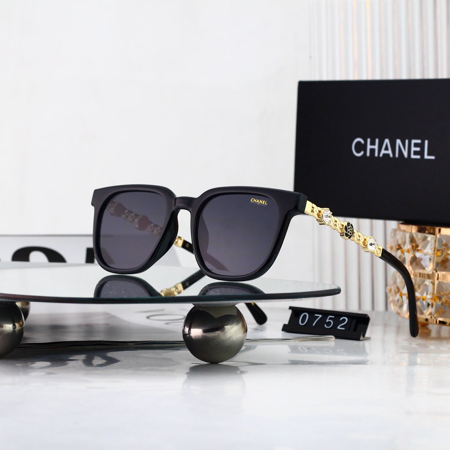 Diamond-encrusted high-end fashion sunglasses 0752