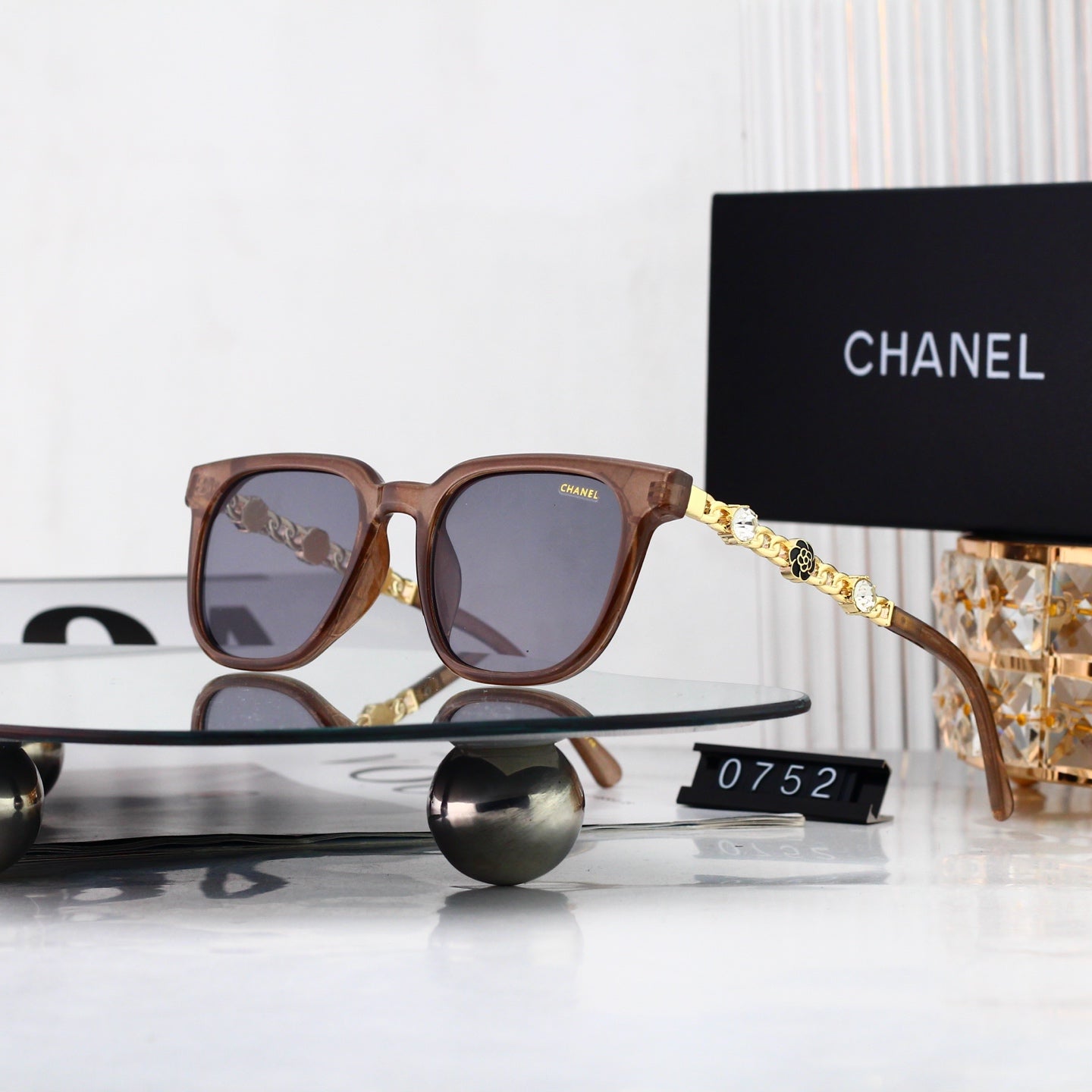 Diamond-encrusted high-end fashion sunglasses 0752