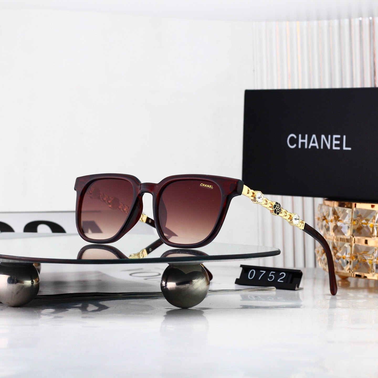 Diamond-encrusted high-end fashion sunglasses 0752