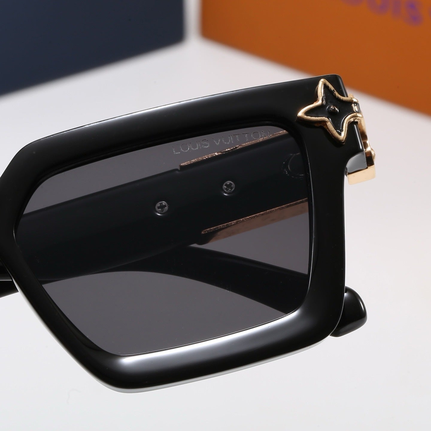 Stylish unisex UV-protective sunglasses 4363